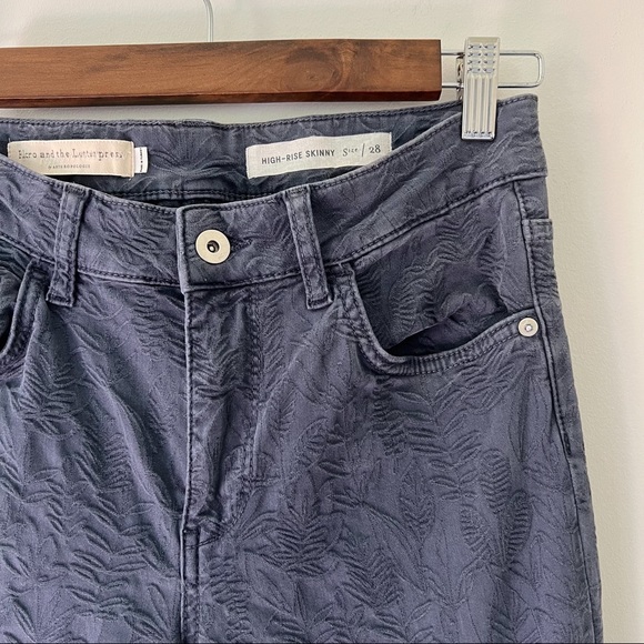 anthropologie pilcro | navy floral embossed pants size 28 - Picture 3 of 5
